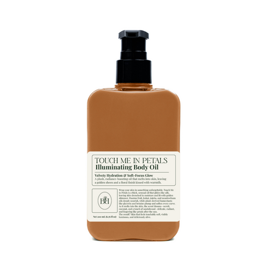 Touch Me in Petals Illuminating Body Oil (200 ml pump)