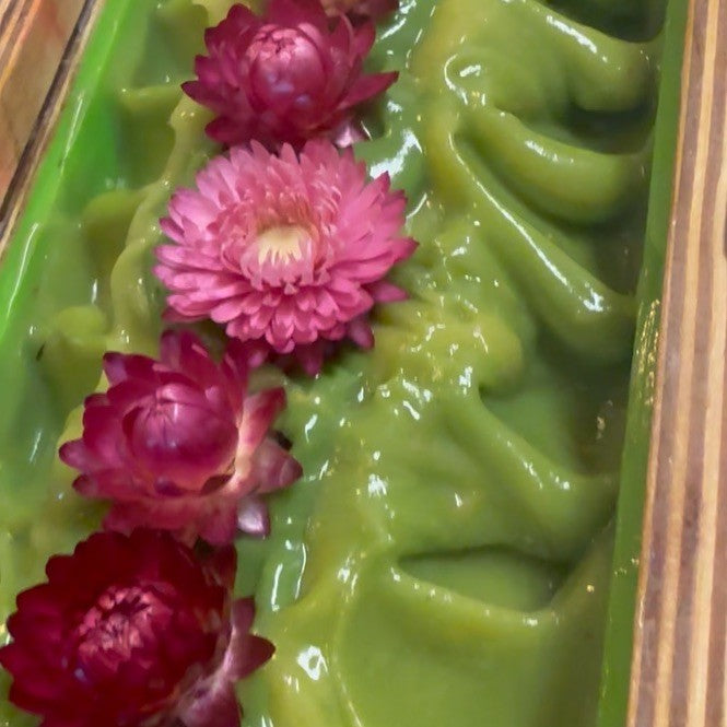 English Countryside Retreat Luxe Bar loaf lined with strawflowers